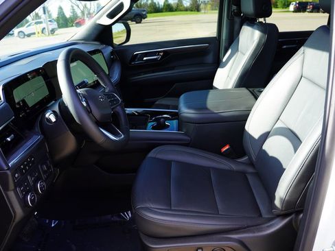 Certified 2025 Chevrolet Tahoe Z71 w/ Comfort Package AWD/4WD image 16