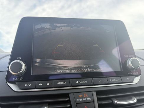 Used 2025 Nissan Altima 2.5 SV FWD image 27