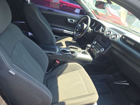 Used 2019 Ford Mustang Coupe RWD image 10