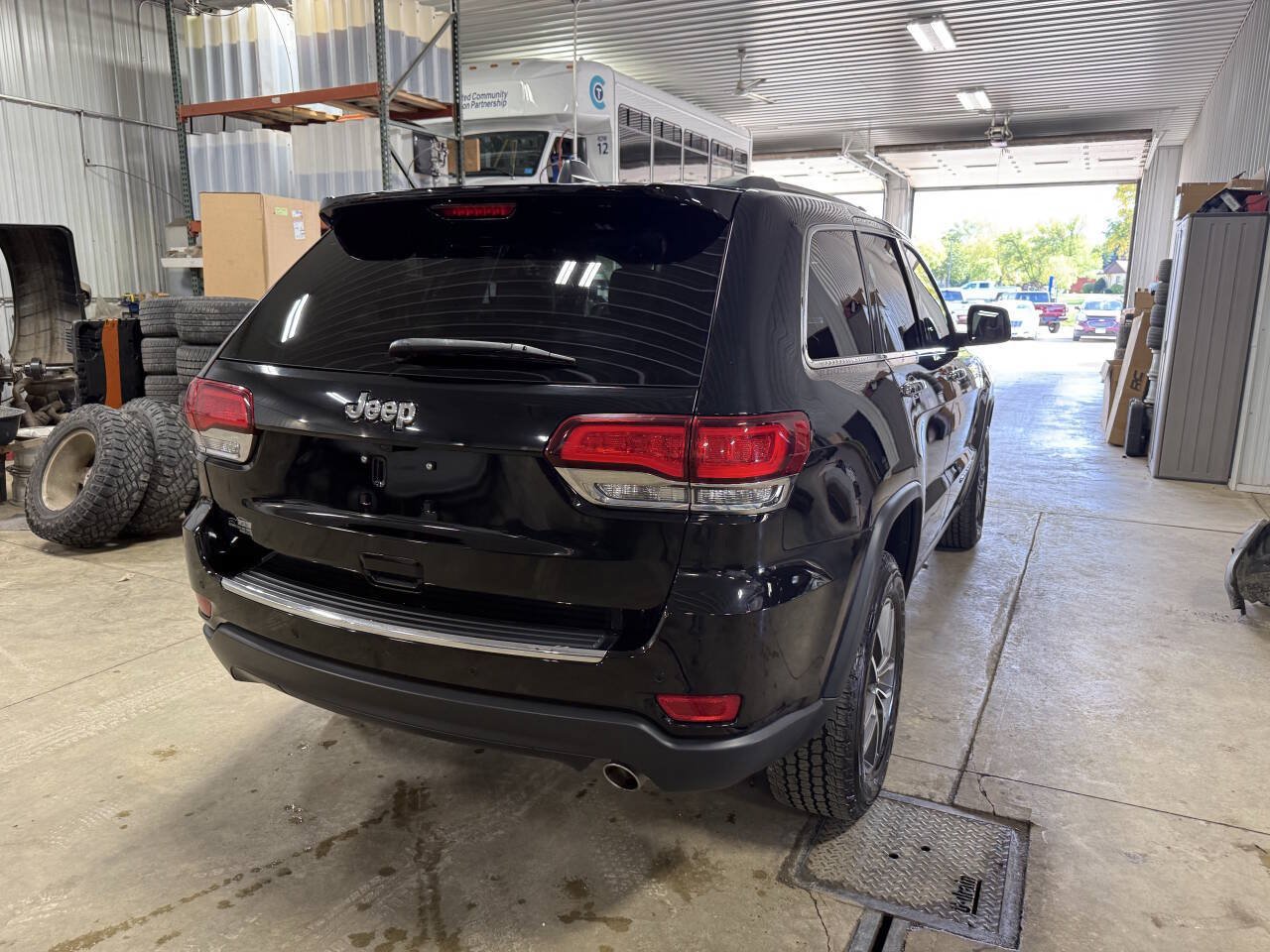 Used 2020 Jeep Grand Cherokee Limited AWD/4WD image 42