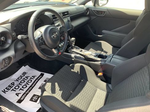 Used 2023 Toyota GR86 RWD image 11
