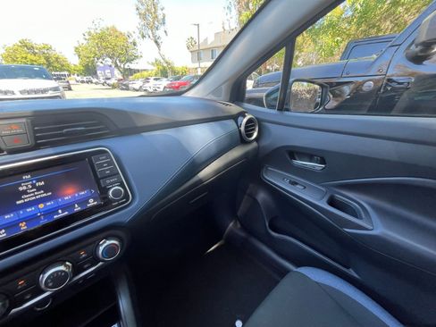 Used 2025 Nissan Versa SV FWD image 33
