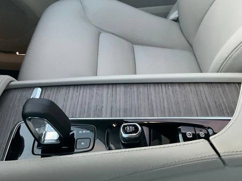 Certified 2023 Volvo XC90 B6 Plus AWD/4WD image 15