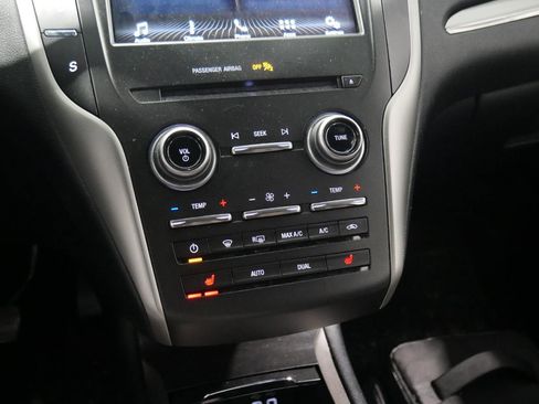 Used 2018 Lincoln MKC Premiere image 22