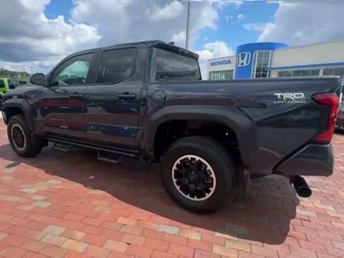 Used 2024 Toyota Tacoma TRD Off-Road AWD/4WD image 8