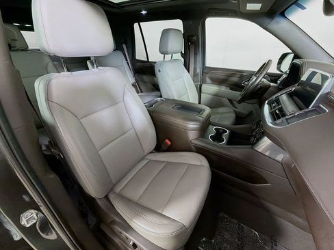Used 2021 Chevrolet Tahoe Z71 w/ Z71 Signature Package AWD/4WD image 27