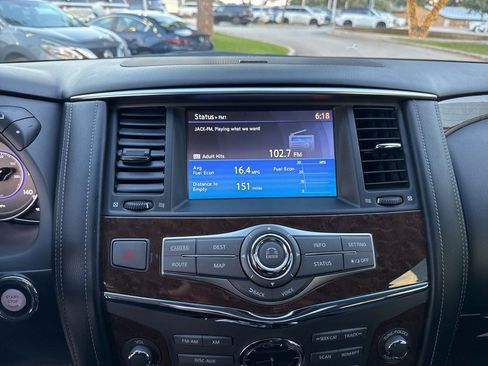 Used 2016 INFINITI QX80 Luxe w/ 22" Wheel Package image 11