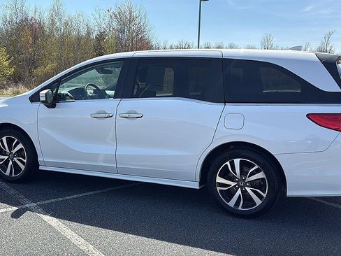 Used 2024 Honda Odyssey Touring image 10