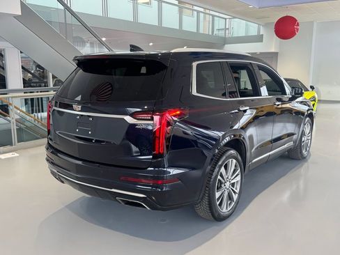 Used 2022 Cadillac XT6 Premium Luxury image 5