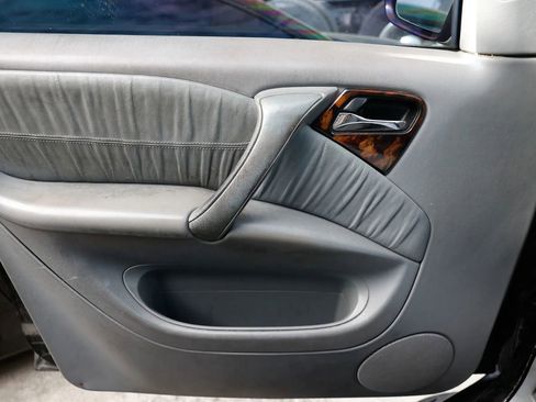 Used 2005 Mercedes-Benz ML 350 4MATIC image 36