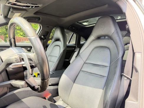 Used 2018 Porsche Panamera 4 w/ Premium Package AWD/4WD image 13