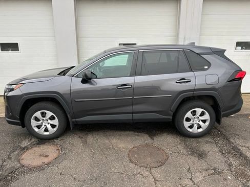 Used 2024 Toyota RAV4 LE AWD/4WD image 3