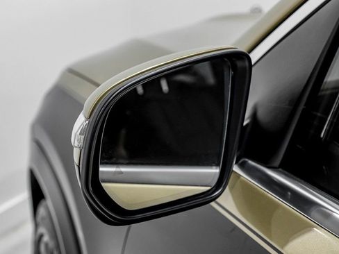 Used 2023 Mercedes-Benz Maybach GLS 600 4MATIC image 35