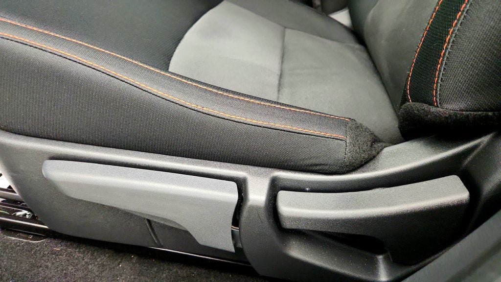 Used 2025 Nissan Sentra SR FWD image 11