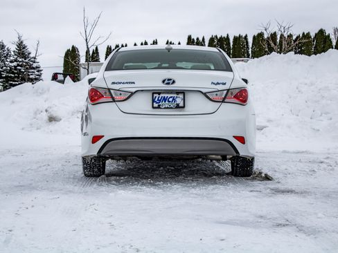 Used 2012 Hyundai Sonata Hybrid image 3