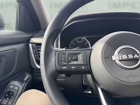 Used 2024 Nissan Rogue S FWD image 14