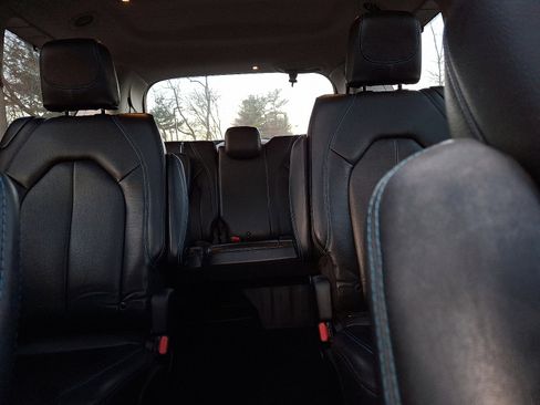 Used 2021 Chrysler Pacifica Touring-L w/ Uconnect Theater Family Group image 19