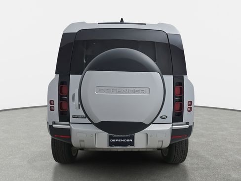 Certified 2021 Land Rover Defender 90 First Edition image 6