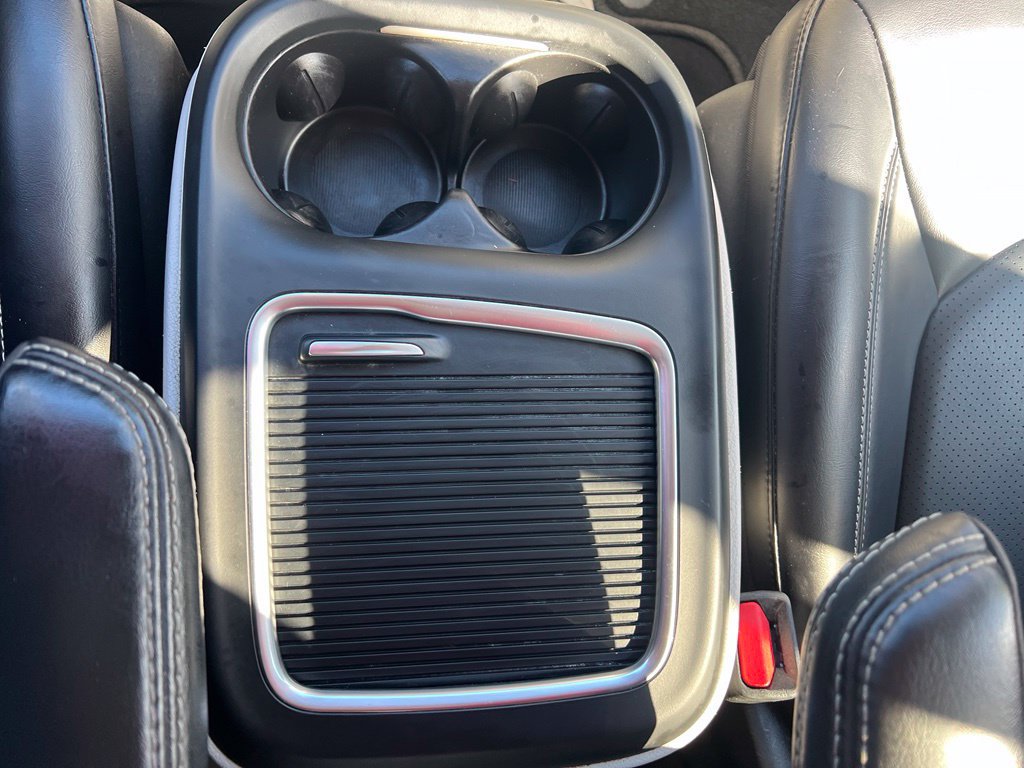 Used 2023 Chrysler Pacifica Touring-L FWD image 28