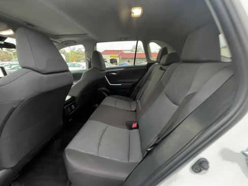 Used 2025 Toyota RAV4 XLE image 27