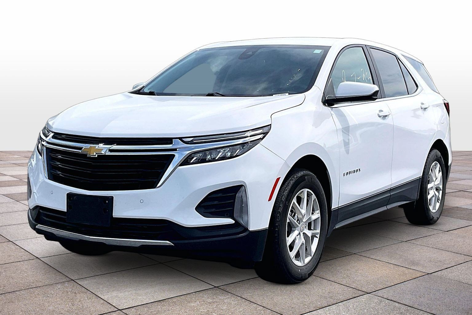 Used 2024 Chevrolet Equinox LT FWD image 14