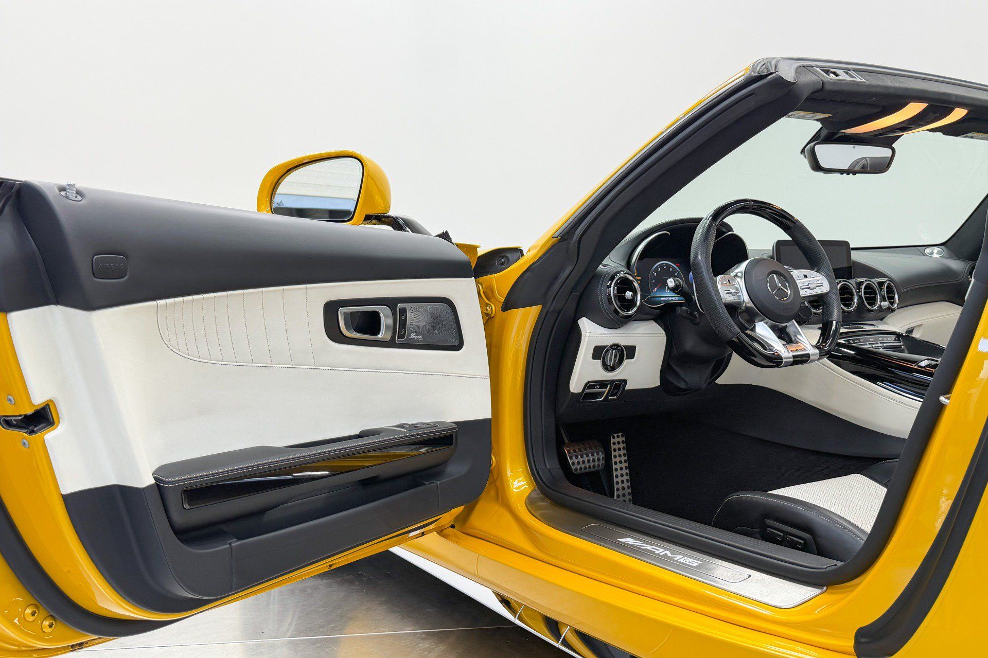 Used 2020 Mercedes-Benz AMG GT C image 26