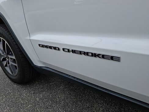 Used 2020 Jeep Grand Cherokee Laredo w/ Quick Order Package 2BN North AWD/4WD image 32