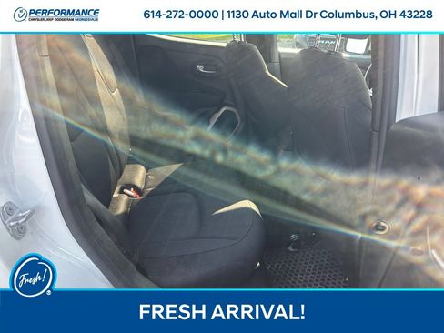 Used 2017 Jeep Renegade Latitude w/ Cold Weather Group AWD/4WD image 15