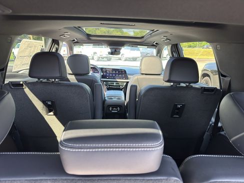 New 2026 Chevrolet Traverse LT w/ Sun and Wheel Package FWD image 27