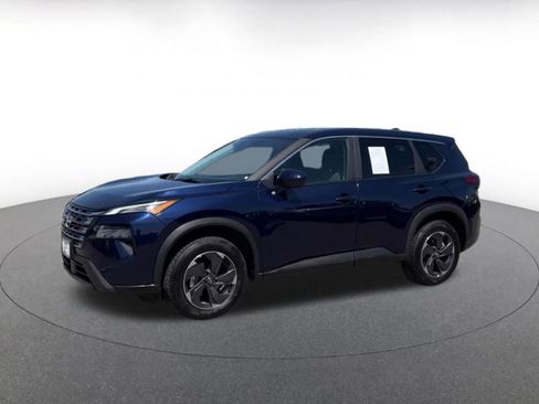 Used 2025 Nissan Rogue SV FWD image 8