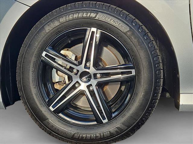 Used 2025 Toyota Camry LE FWD image 29