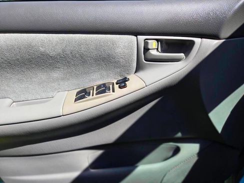 Used 2007 Toyota Corolla CE image 23
