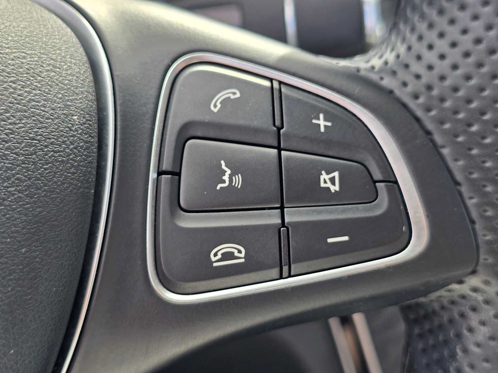 Used 2017 Mercedes-Benz C 300 Sedan image 31