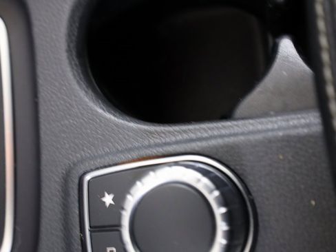 Used 2019 Mercedes-Benz GLA 250 4MATIC image 21