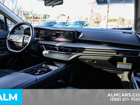 Certified 2025 Nissan Murano SV image 27