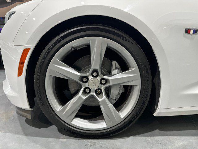 Used 2016 Chevrolet Camaro SS RWD image 7