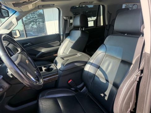 Used 2020 Chevrolet Tahoe LT image 3