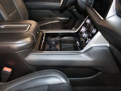 Used 2021 GMC Yukon Denali w/ Denali Premium Package image 70