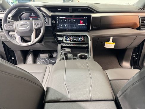 New 2026 GMC Sierra 1500 Denali w/ Denali Reserve Package image 17