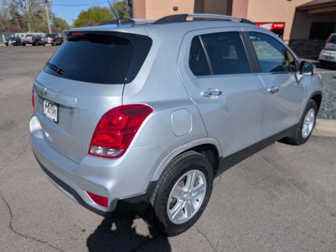 Used 2020 Chevrolet Trax LT w/ LT Convenience Package AWD/4WD image 9