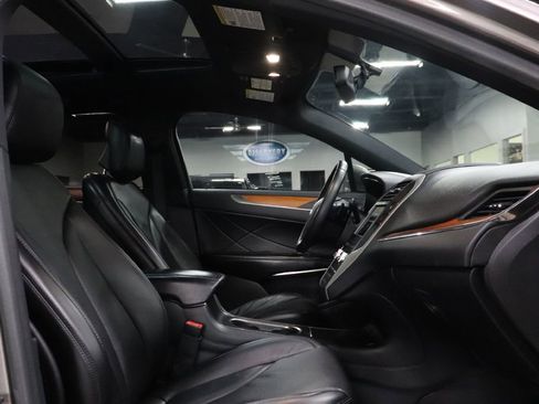 Used 2017 Lincoln MKC Reserve image 23