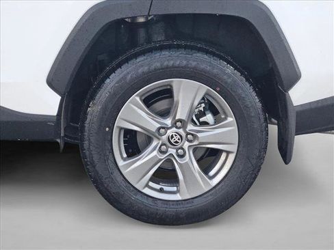 Used 2025 Toyota RAV4 XLE image 5