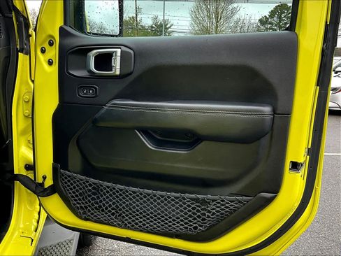 Used 2022 Jeep Wrangler Unlimited Sahara AWD/4WD image 12