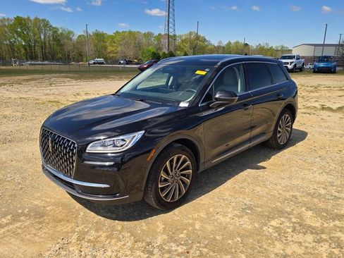 Used 2023 Lincoln Corsair Reserve w/ Equipment Group 201A image 2