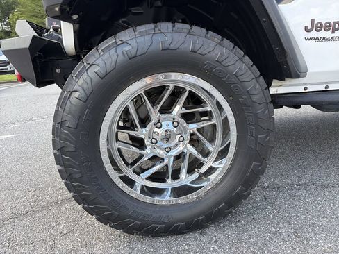 Used 2020 Jeep Wrangler Unlimited Rubicon AWD/4WD image 11