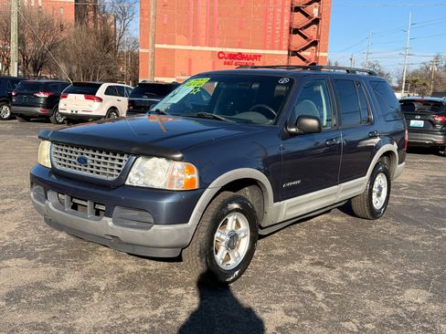 Used 2002 Ford Explorer XLT image 3