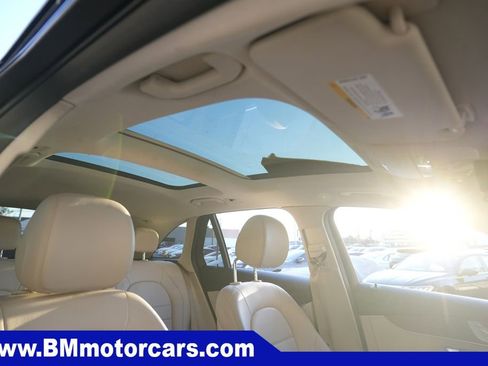 Used 2022 Mercedes-Benz GLC 300 4MATIC w/ Premium Package Lite image 31