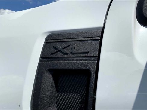 New 2025 Ford Maverick XL image 15