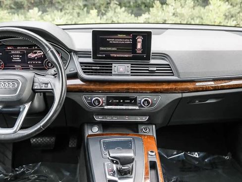 Used 2018 Audi Q5 2.0T Premium Plus w/ Premium Plus Package image 12