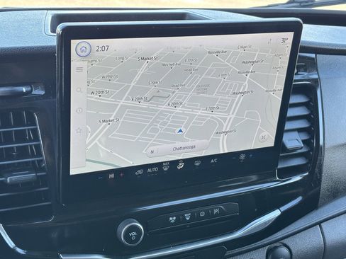 Used 2023 Ford Transit 350 XLT image 4